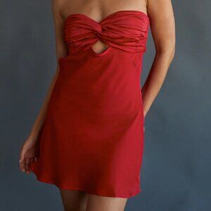Kiara Strapless Keyhole Open Back Mini Dress-cherry red